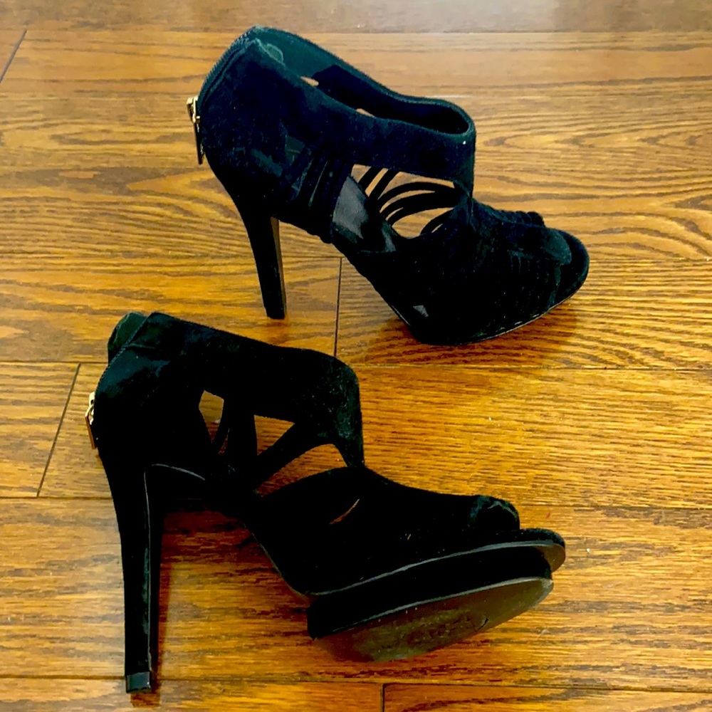 TORY BURCH SUEDE 31/2 INCH HEELS! ONLY WORN ONCE!